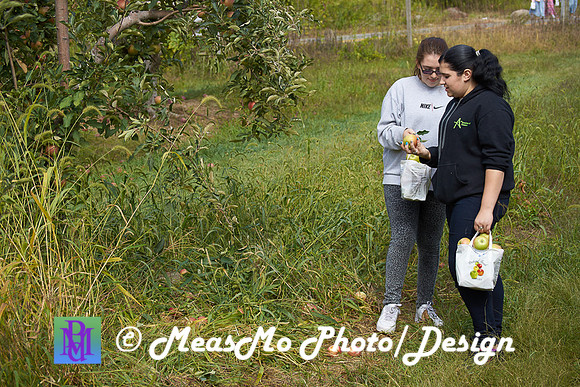 Apple Picking and Picnic_Sep272015_3122